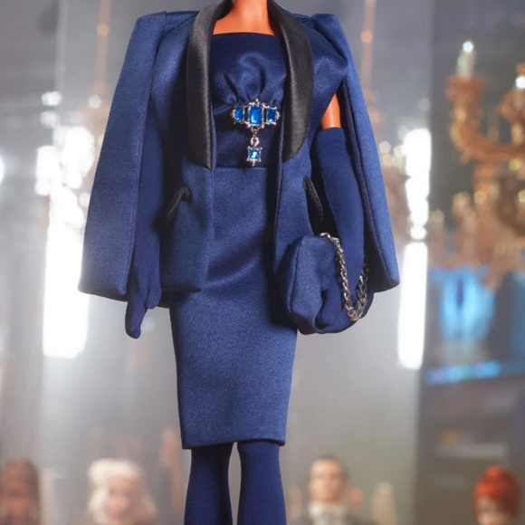 New in box comes in Mattel packaging - Picture 3 of 10